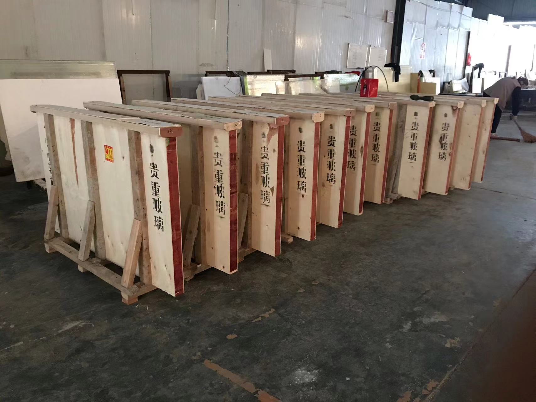 东方铅玻璃如何清理